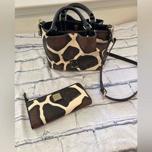 Dooney & Bourke purse and wallet set!!  Giraffe print  Almost new!!!
